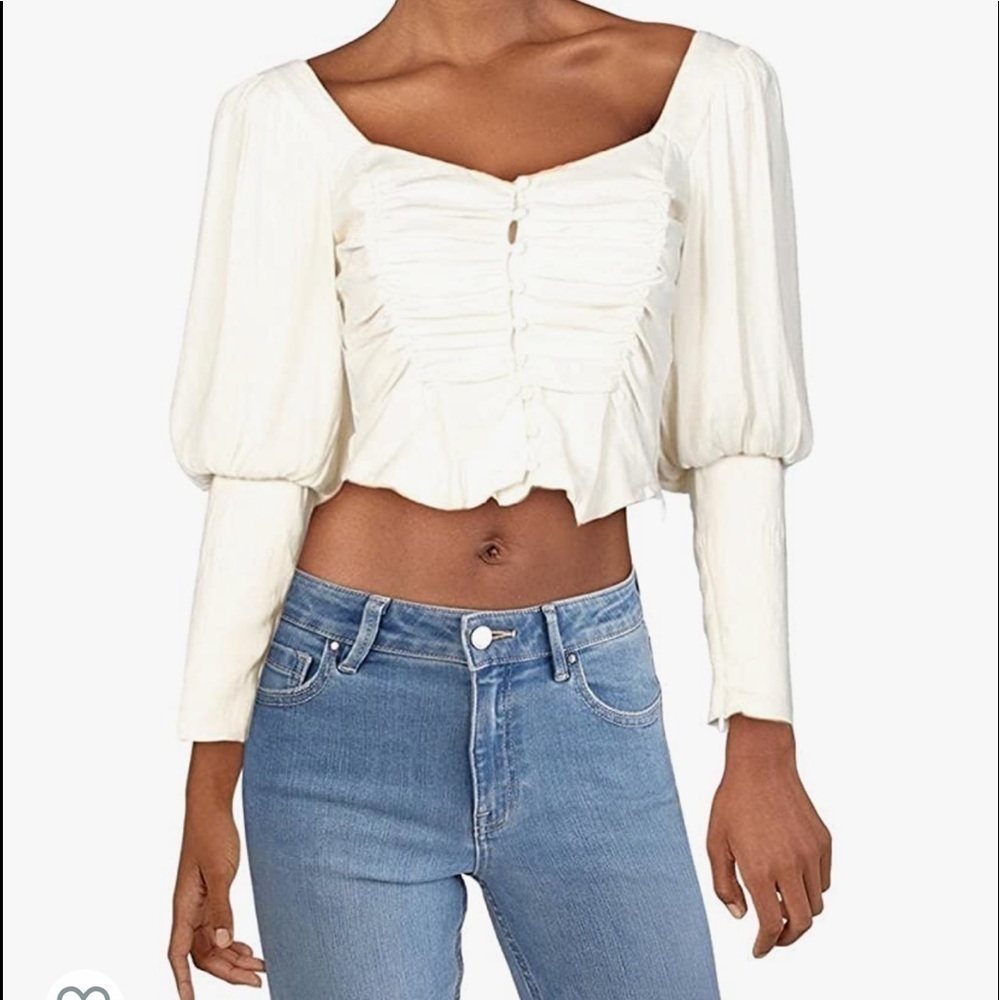 Astra The Label Renaissance crop top with balloon sleeves. Size L
C